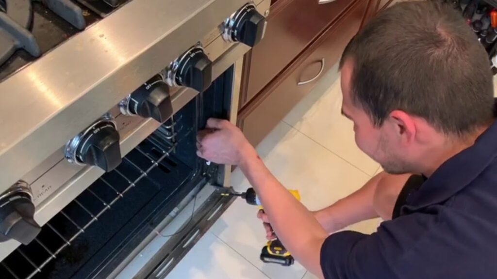 SAV-Depannage-Reparation-Cuisiniere-Piano-de-Cuisson-Grande-Largeur-Smeg-Lacanche-Godin-Ilve-Falcon-Paris-France.